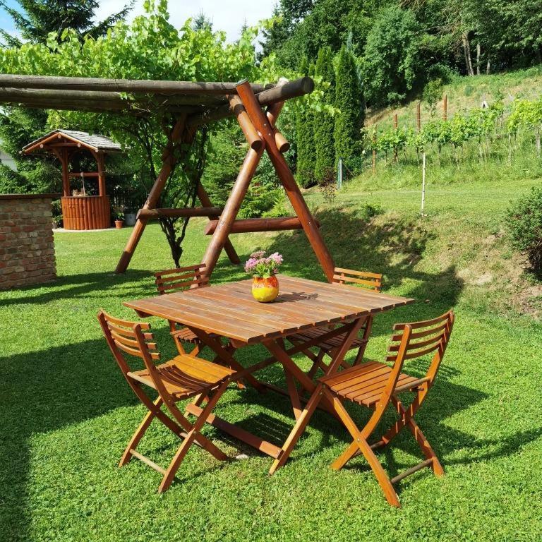 Privatzimmer Am Weinbrunnen Vorchdorf Exterior photo